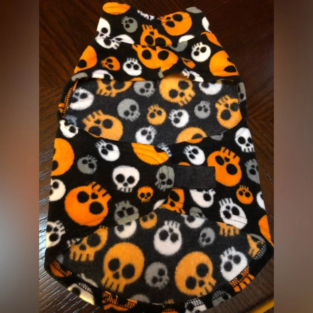 PET🐶 Orange and Black Skull Print outfit SIZE X SMALL & SIZE SMALL